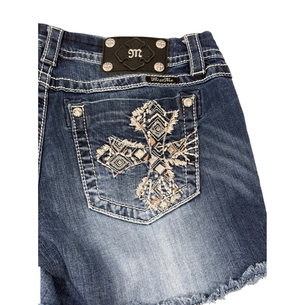 Miss Me Women Mid-Rise Easy Shorts Dark Wash Cross Embroidered Cut Off Size 31